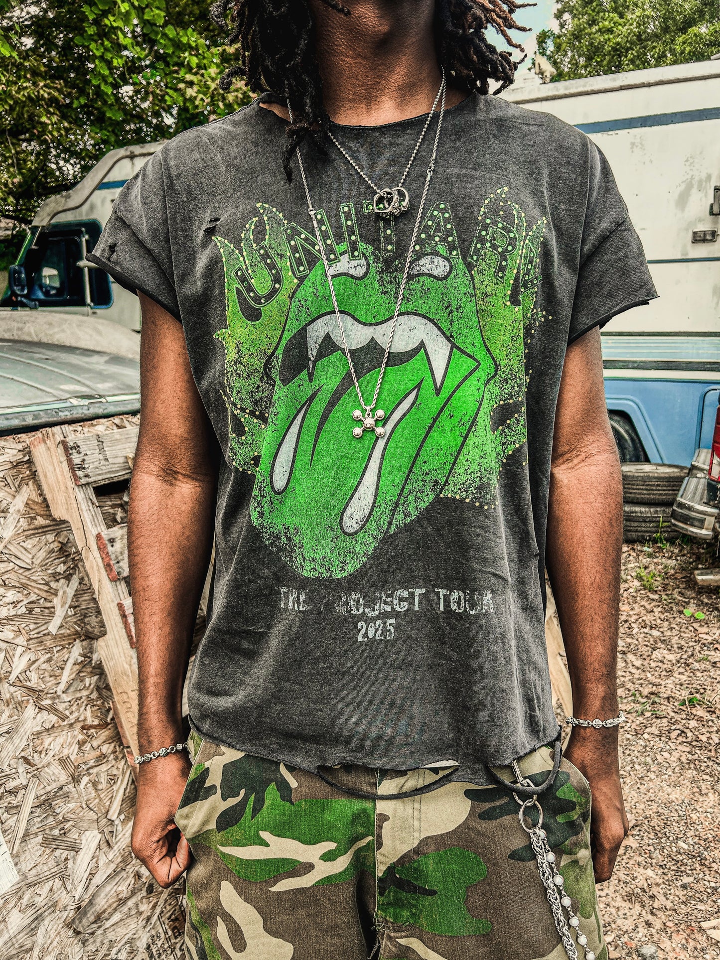 UNT WORLD TOUR Sleeveless TEE